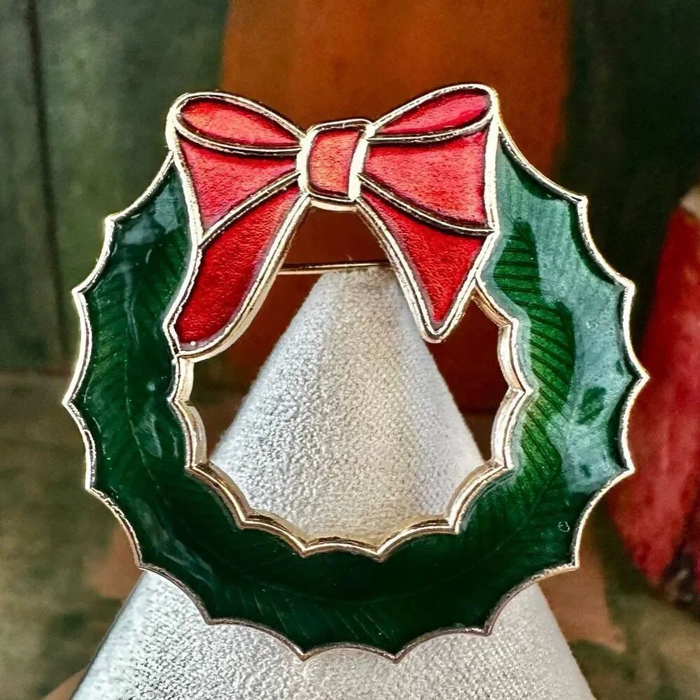 Vintage Christmas Wreath Brooch